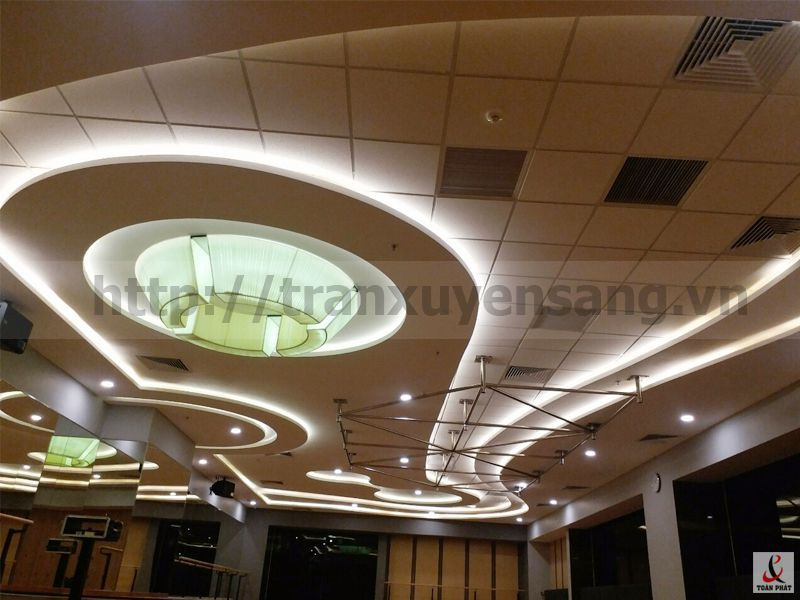 Dự án trần xuyên sáng tại phòng gym – Long Biên