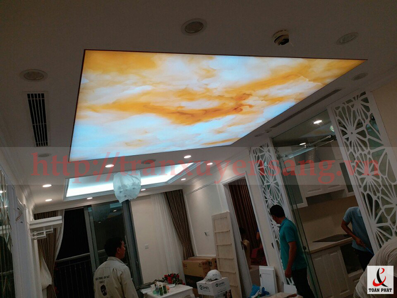 Dự án thi công trần xuyên sáng tại nhà anh Phương – Times City